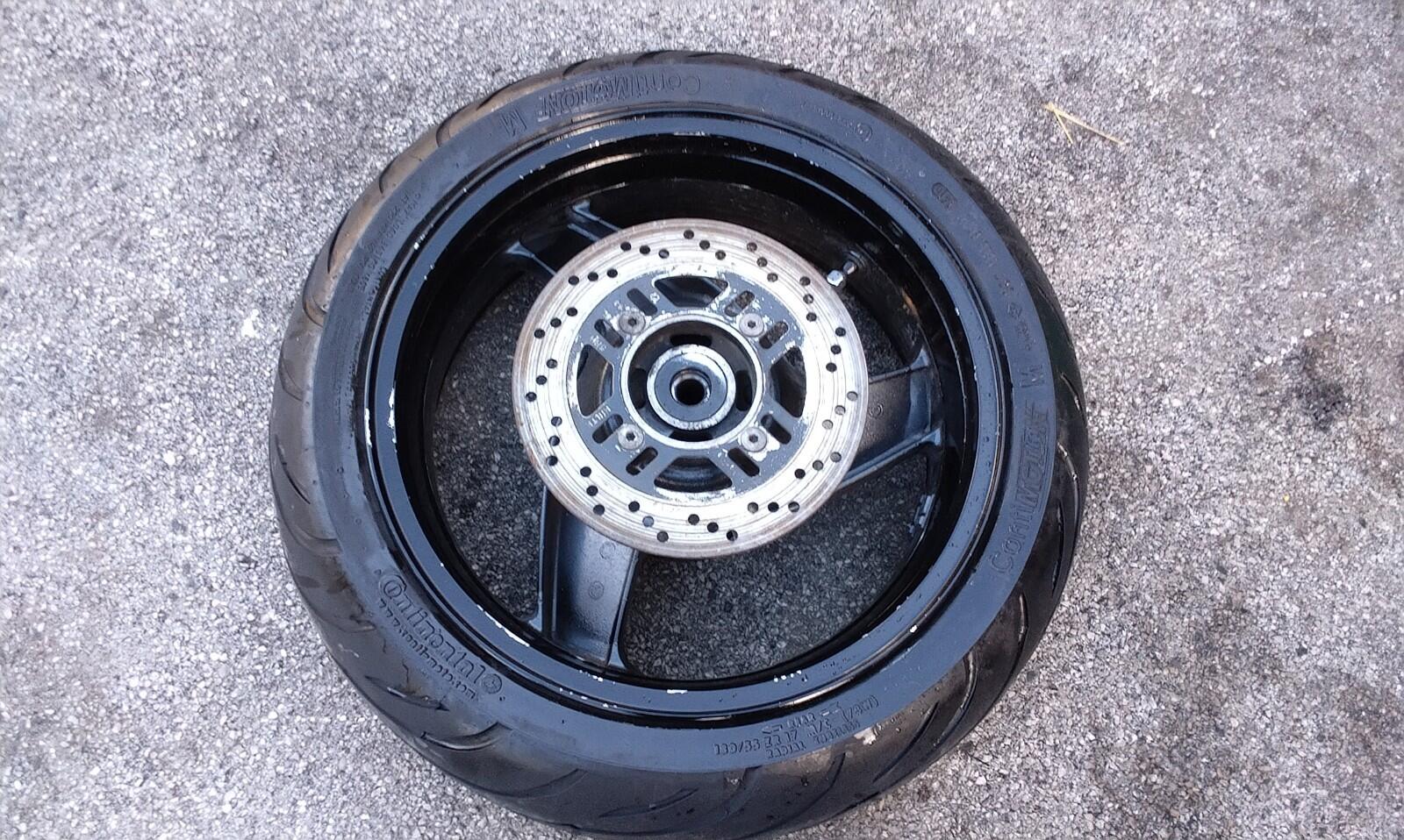 Kawasaki ZZR1100 1996 Rear Wheel And Disc Continental Tyre 180 55 ZR17