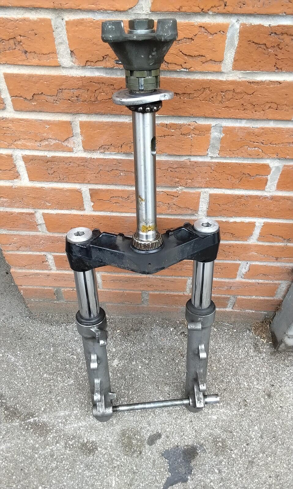 Yamaha Majesty 400cc Scooter Forks 2005  Straight Good Condition