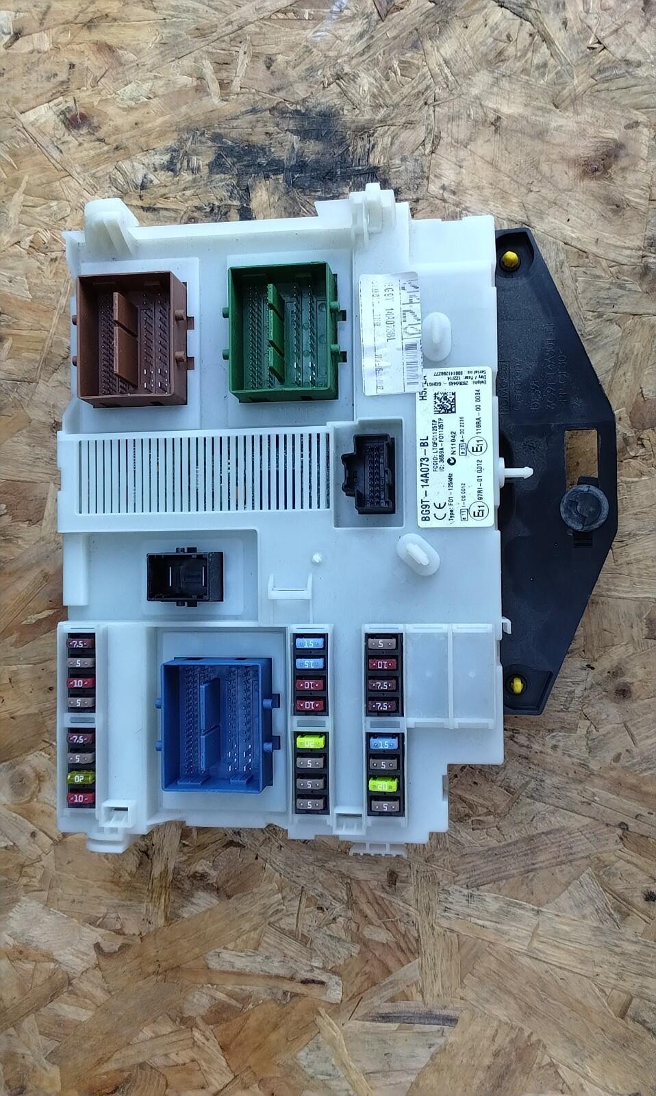 Ford Mondeo MK4 1.6L Diesel Fuse Box Passenger Foot well 2009