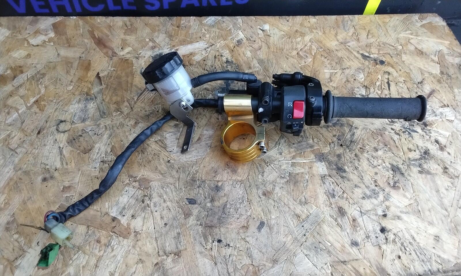 Kawasaki ZX9R 900cc Right Hand Handlebar With Control Switches 2000 Bike Gold