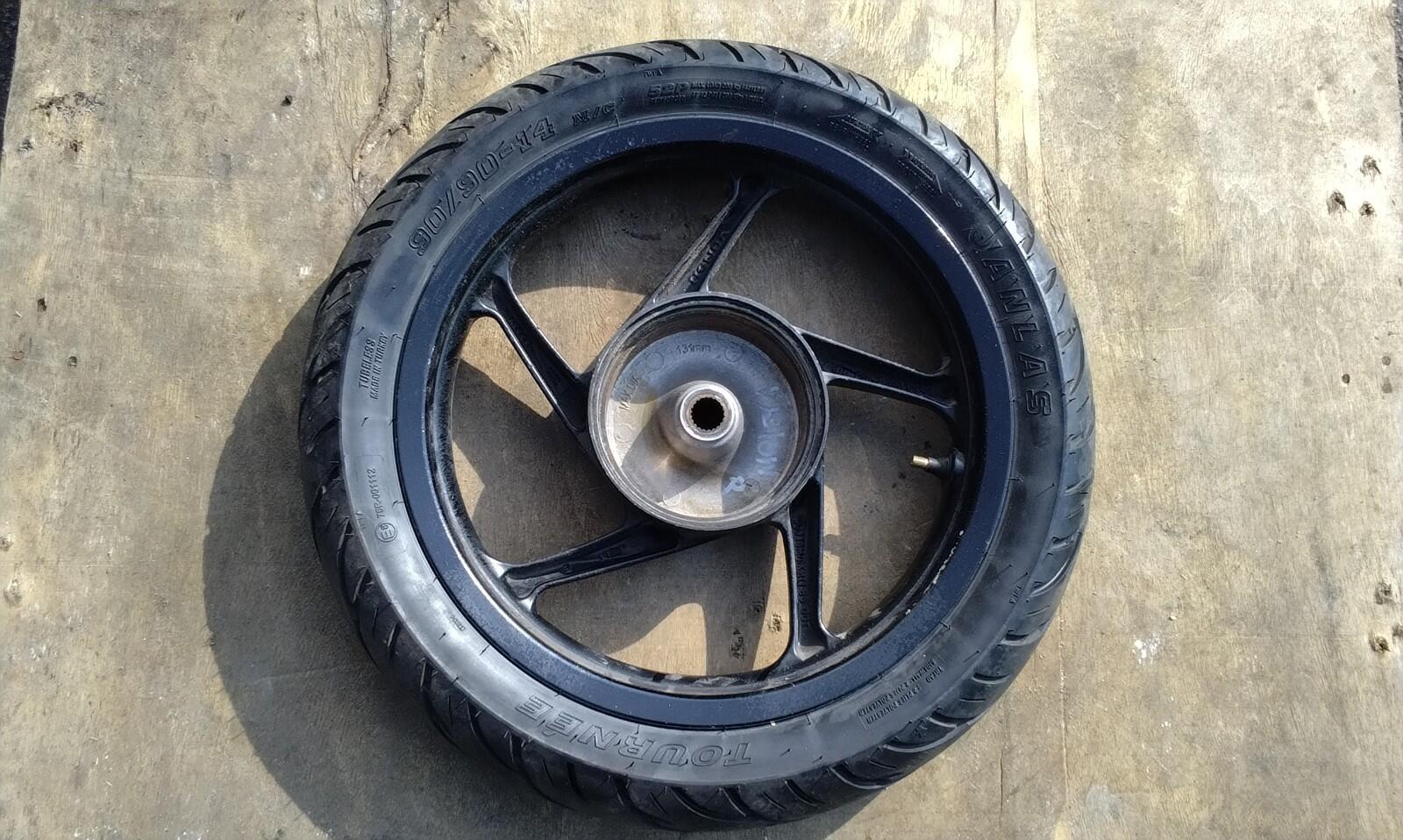 Honda Vision 110cc Rear Wheel With Tyre 90/90_14  Black