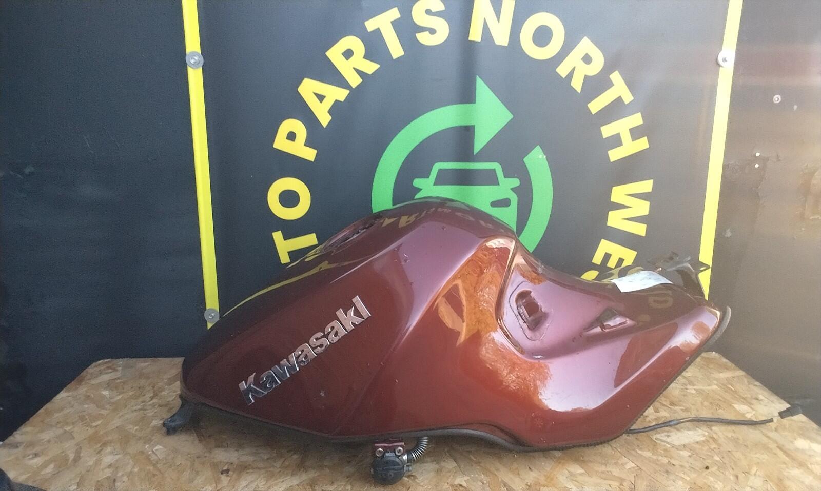 Kawasaki ZZR1100 1996 Fuel Petrol Tank good Condition Deep Red Marune