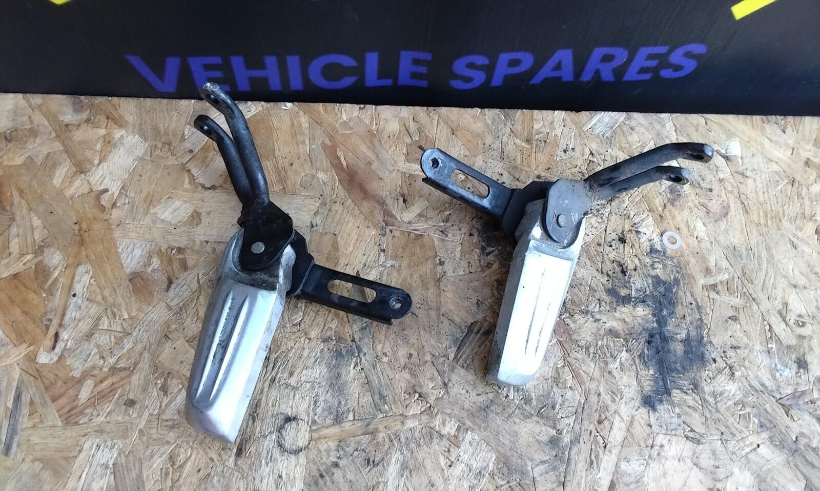 Honda PCX 125 Pair Rear Foot Pegs Left Right 2017 With Bracket