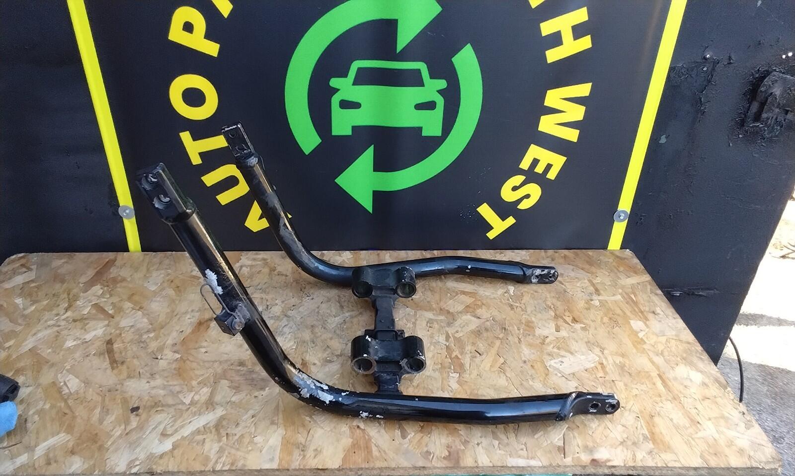 Kawasaki ZZR1100 1996 Engine Cradle