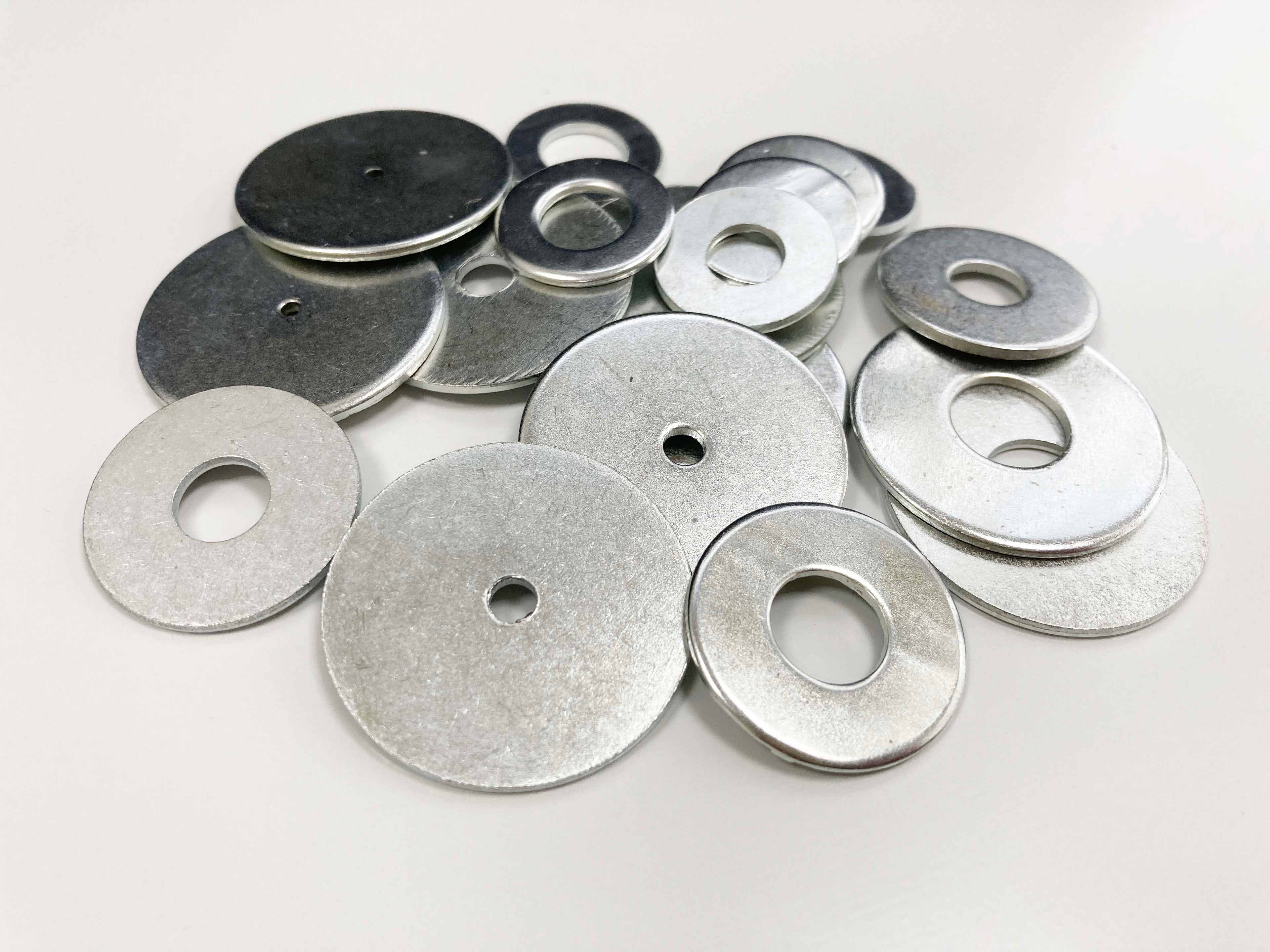 240PC LARGE PENNY WASHERS ASSORTMENT BOX HW002