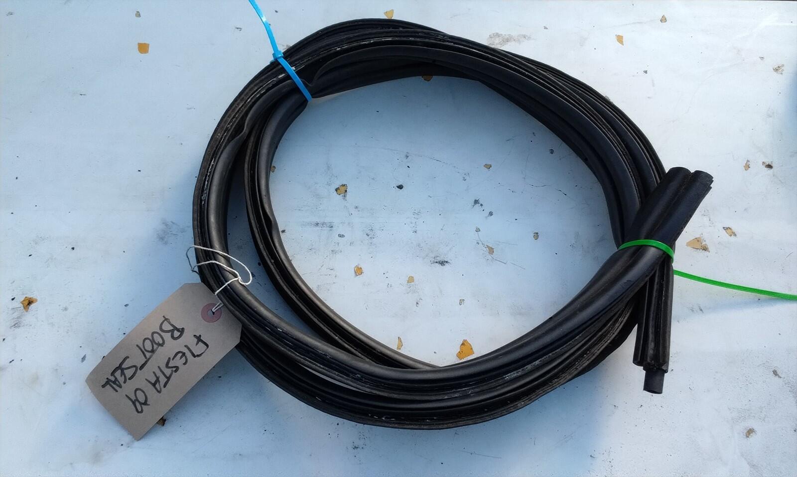 Ford Fiesta Mk7 Boot Set door Weather Strip Seal